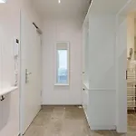 Apartment De Meere 3